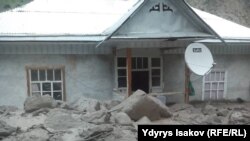 Аравандын Кичи-Алай айылындагы үйлөр