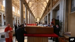 21 квітня Ватикан повідомив, що папа Римський Франциск помер у віці 88 років після інсульту