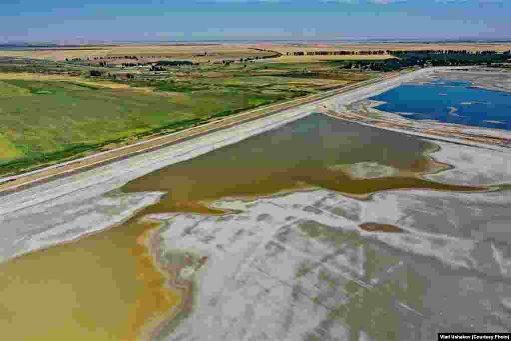 Москва районундагы &quot;Спартак&quot; суу сактагычында кайсыл бир учурда чоң көлөмдөгү балыктарды кармашчу. Азыр суу сактагыч көлчүккө айланып, суу түбүндө майда балыктар өлүп жатат.