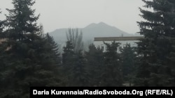 Позиції бойовиків угруповання «ДНР» видно з вікна (в народі – позиції «Крокодил»)