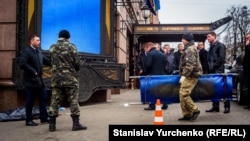 Denis Voronenkovnıñ öldürülgen yeri. Kyiv, 23 mart 2017 senesi