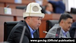 Канатбек Исаев.