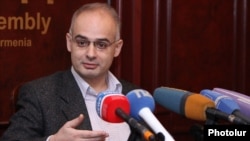 Armenia - Levon Zurabian, deputy chairman of the opposition Armenian National Congress, at a news conference in Yerevan, 14Nov2014.