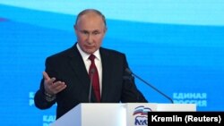 Показник Володимира Путіна за чотири роки з останнього аналогічного опитування впав більш ніж удвічі – з 34 до 15 відсотків