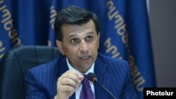 Министр территориального управления и чрезвычайных ситуаций Армен Ерицян (архив)