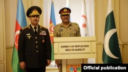 Ադրբեջանի պաշտպանության նախարար Զաքիր Հասանովի և Պակիստանի ԶՈՒ միացյալ շտաբի պետ Նադիմ Ռազայի (աջից) հանդիպումը Բաքվում, 3-ը մարտի, 2021թ․
