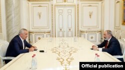 Armenia - Prime Minister Nikol Pashinian meets with businessman Samvel Karapetian, Yerevan, June 24, 2021.