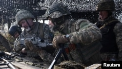 Ілюстраційне фото. Новобранці 65-ї окремої механізованої бригади ЗСУ під час навчань, Запорізька область, листопад 2025 року