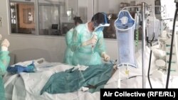 Със заповед на министъра на здравеопазването Костадин Ангелов болничните заведения в областите с най-висока заболеваемост трябва да увеличат леглата в COVID отеделенията до 10% от общия си капацитет