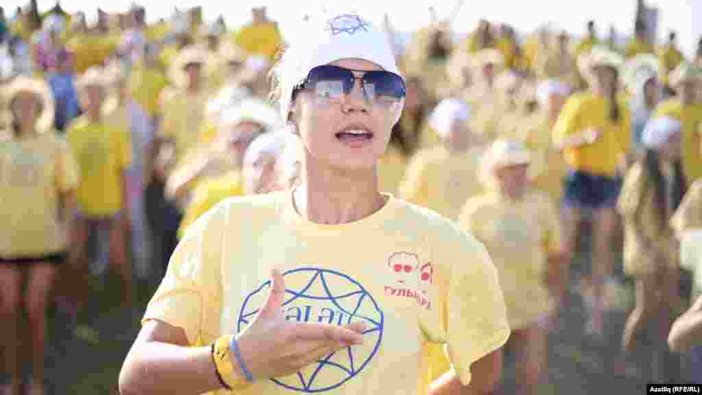 &quot;Сәләт&quot; сәлкешләренең җырлы-биюле хәрәкәтләре