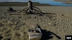  خشکسالی باعث خشک شدن بخش‌هایی از دریاچه فولسوم در کالیفرنیا شده است.