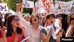 Armenia - Students of Yerevan State Linguistic University protest against the controversial sacking of its rector Suren Zolian, 18Apr2012.