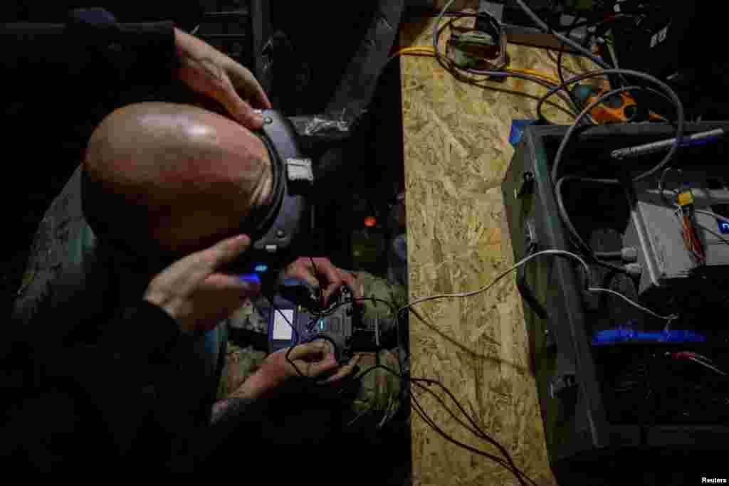 یک سرباز اوکراینی در خط مقدم منطقهٔ دنیپروپتروفسک