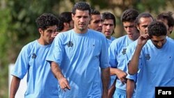 اعضای کمیته انضباطی فدراسیون فوتبال در اعتراض به بخشیده شدن علی دایی از به طور دسته جمعی استعفا دادند.