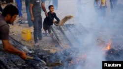 منطقه‌ای که اسرائیل خدف حمله هوایی قرار داد، از جمله محل استقرار چادرهای برخی آوارگان جنگ غزه بود