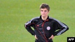 Томас Мюллер - акс аз бойгонист