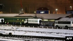 Арестованных активистов "Гринпис" этапируют из Мурманска в Петербург