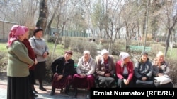 Барак эксклавынын тургундары. Кара-Суу району, 19-март, 2013.