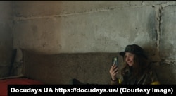 Кадр із документального фільму «З любов’ю з фронту»