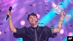 «جِی‌جِی» خواننده اتریشی فیلیپینی‌تبار، برندۀ امسال یوروویژن با اجرای آهنگ «عشق هدررفته»