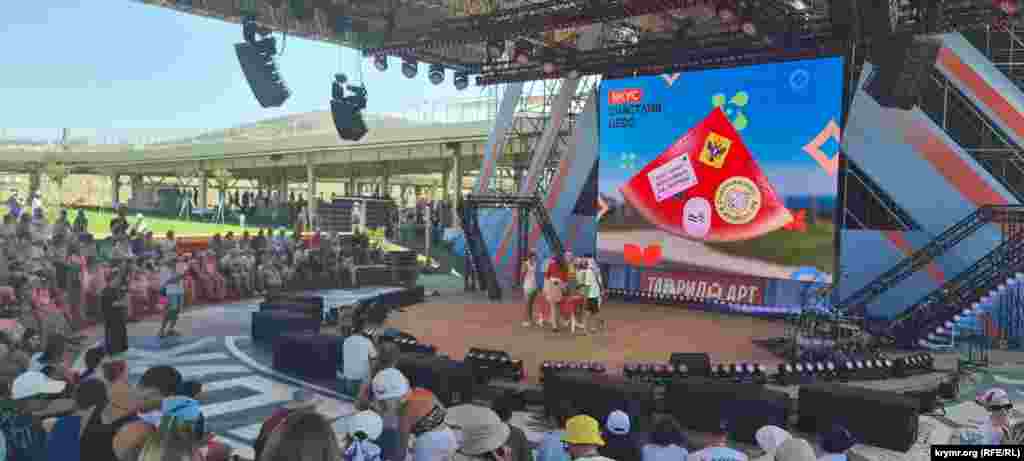 На фестивалі презентували філію «Тавриди.АРТ», відкриту в селищі Щасливцеве Генічеського району окупованої частини Херсонської області