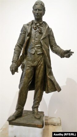 Тукай һәйкәле өлгесе