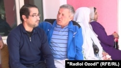 Хешовандони Ёров дар остонаи додгоҳ