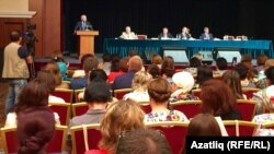 Разил Вәлиев чыгыш ясый