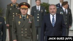 وزیر دفاع روسیه بعد از گفت‌وگوی دوشنبه شب با همتای اسرائیلی‌اش، سه‌شنبه ۲۵ مهر نیز با بنیامین نتانیاهو نخست‌وزیر اسرائیل ملاقات خواهد کرد.