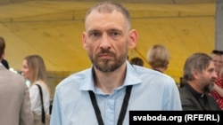 Сяргей Ціханоўскі на канфэрэнцыі ў Варашаве. 9 жніўня 2025 