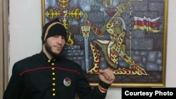 В картинах Ас-Бетанти в сложном сплетении графических орнаментов и ярких живописных полотен проступают образы древних скифских, сарматских и аланских воинов