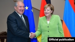 Հայաստանի նախագահ Արմեն Սարգսյանն իր նստավայրում ընդունել է ԳԴՀ կանցլեր Անգելա Մերկելին, 24-ը Օգոստոսի, 2018 թ․ 