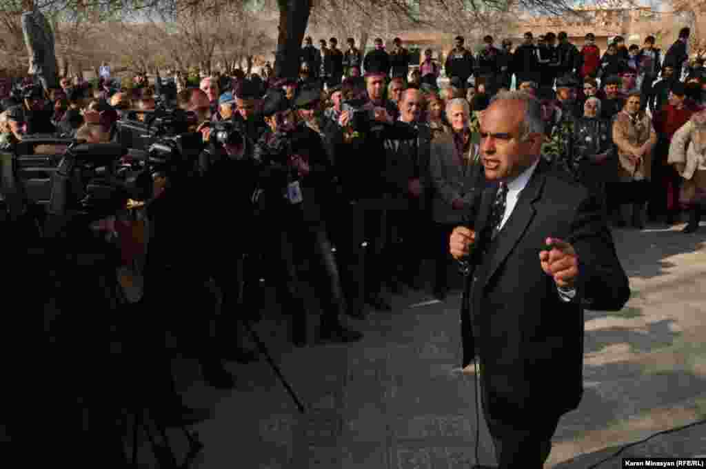 Armenia -- Opposition leader Raffi Hovhannisian holds meetings with supporters in regional towns, 26Feb2013