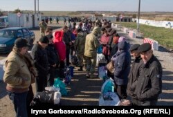 Один з пунктів пропуску у Донецькій області, архівне фото