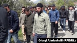 Сотни жителей ущелья требуют правосудия