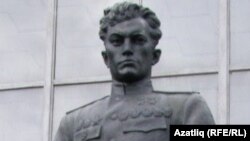 Alupkada Ähmäthan Soltan häykäle