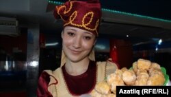 Дүсмәт авылыннан бавырсак пешерүче Галия Ишкәева