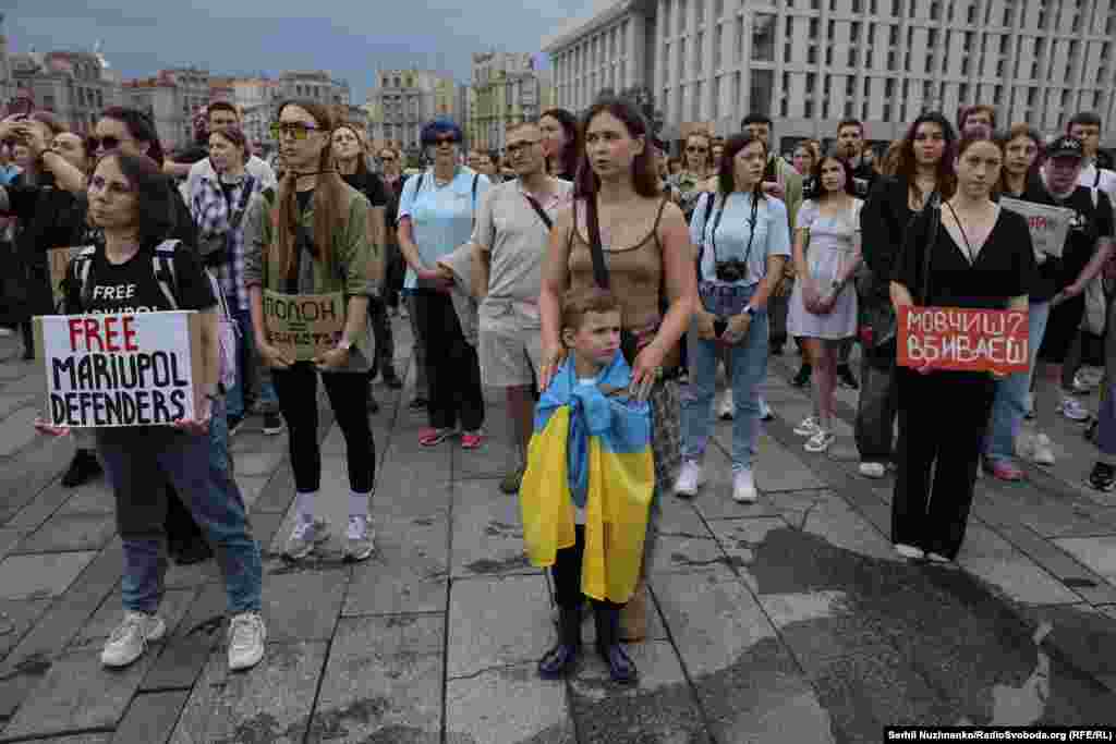 28 ліпеня ва Ўкраіне – Дзень памяці загінулых у палоне абаронцаў і абаронцаў Украіны, удзельнікаў добраахвотніцкіх фармаваньняў і цывільных асоб, якіх пакаралі сьмерцю ці закатавалі ў палоне. Акцыя памяці на майдане Незалежнасьці ў Кіеве. Ліпень 2025 году