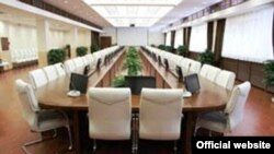 Кайчандыр уку залы булган бүлмә хәзер киңәшмәләр залына әйләнгән