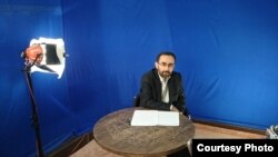 Тожикистонлик журналист ва мухолифат фаоли Сайидюнус Истарафшаний.