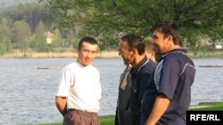 Андижанские беженцы в Чехии, май 2006 года.