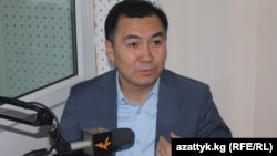 Равшан Жээнбеков, ЖК депутаты.