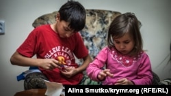 Marlen (Suleyman) Asanovnıñ balaları – Said (11 yaşında) ve Safiye (4 yaşında)