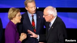 Зліва направо: учасники перегонів за право балотуватися в президенти від Демократичної партії Елізабет Воррен, Том Штейєр та Берні Сандерз