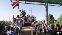 Судандагы нааразылык акциясы. Хартум. 7-апрель, 2019-жыл.  