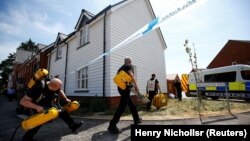 Рятувальники в Еймсбері обгородили кілька будівель після того, як стало відомо про нове отруєння «Новачком»