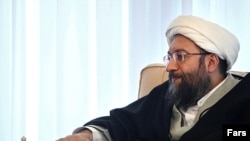 رئیس قوه قضاييه ايران از مصاحبه وکلا با رسانه های خارجی انتقاد کرده و آن را موجب بدنام شدن جامعه وکلا دانسته است.