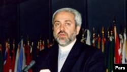 از طرف ایران، محمد جواد ظریف، نماینده ایران در سازمان ملل با جیمز بیکر دیدار کرد.