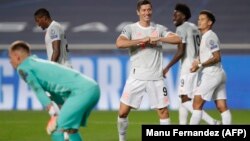 Дастаи "Бавария" дар чаҳорякфинал ба дарвозаи "Барселона" ҳашт тӯб зад.