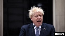 «Я просто хочу, щоб ви знали, що народ Сполученого Королівства підтримує народ України та підтримує вас у вашій боротьбі», заявив Борис Джонсон у своєму зверненні